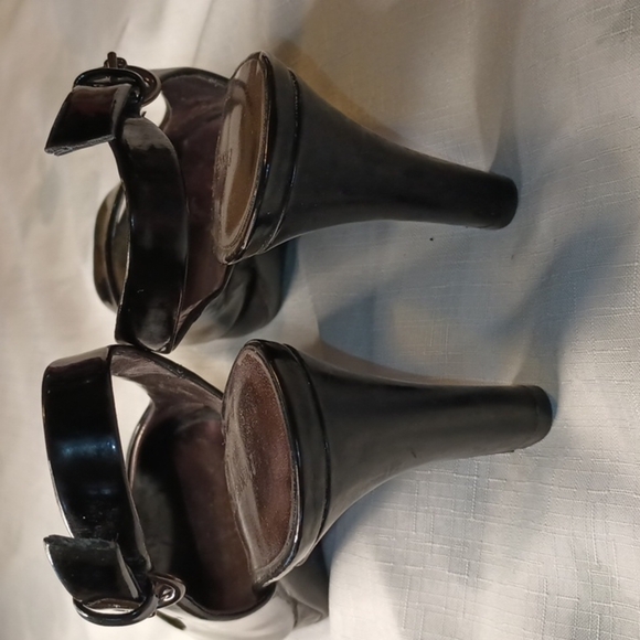 NWOT. Aigner patent slingbacks 6.5 - Picture 4 of 5